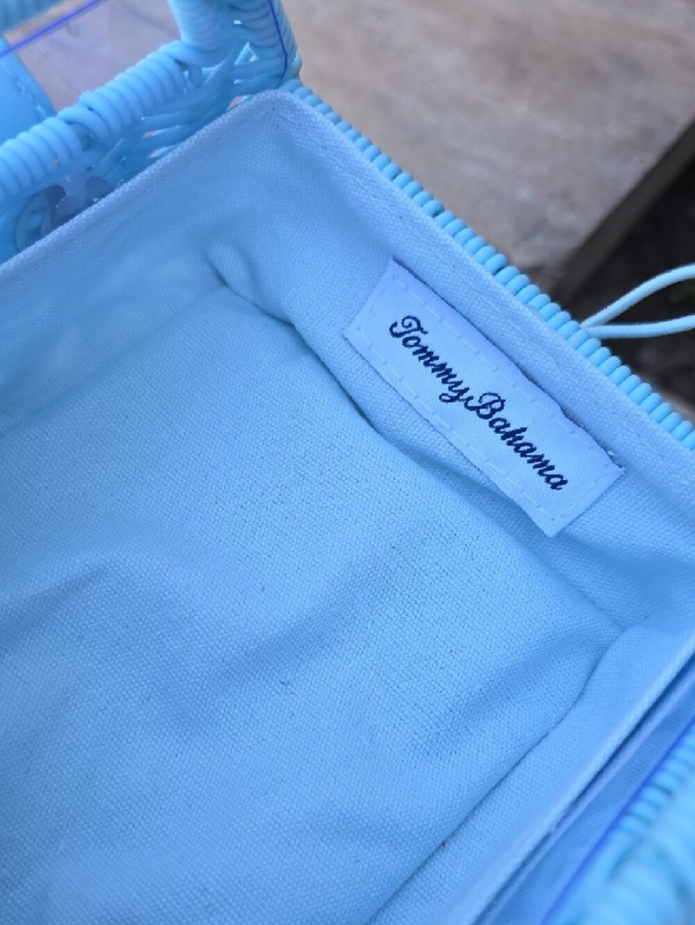 Viral Tommy Bahama Baby Blue Wicker Jeep Handbag....🚙 beep beep!! 😍 - Picture 6 of 6
